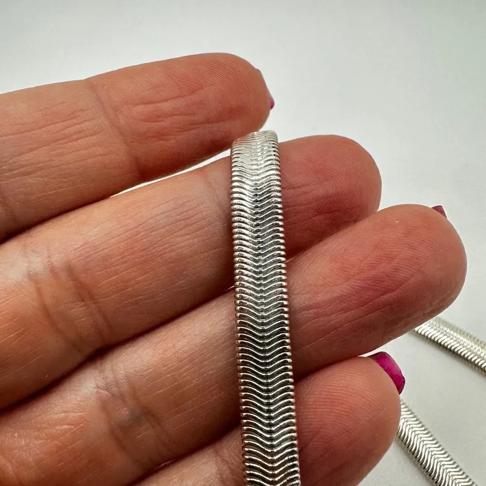 NWOT Silver‎ plated, 19” snake bone chain, 7mm thick